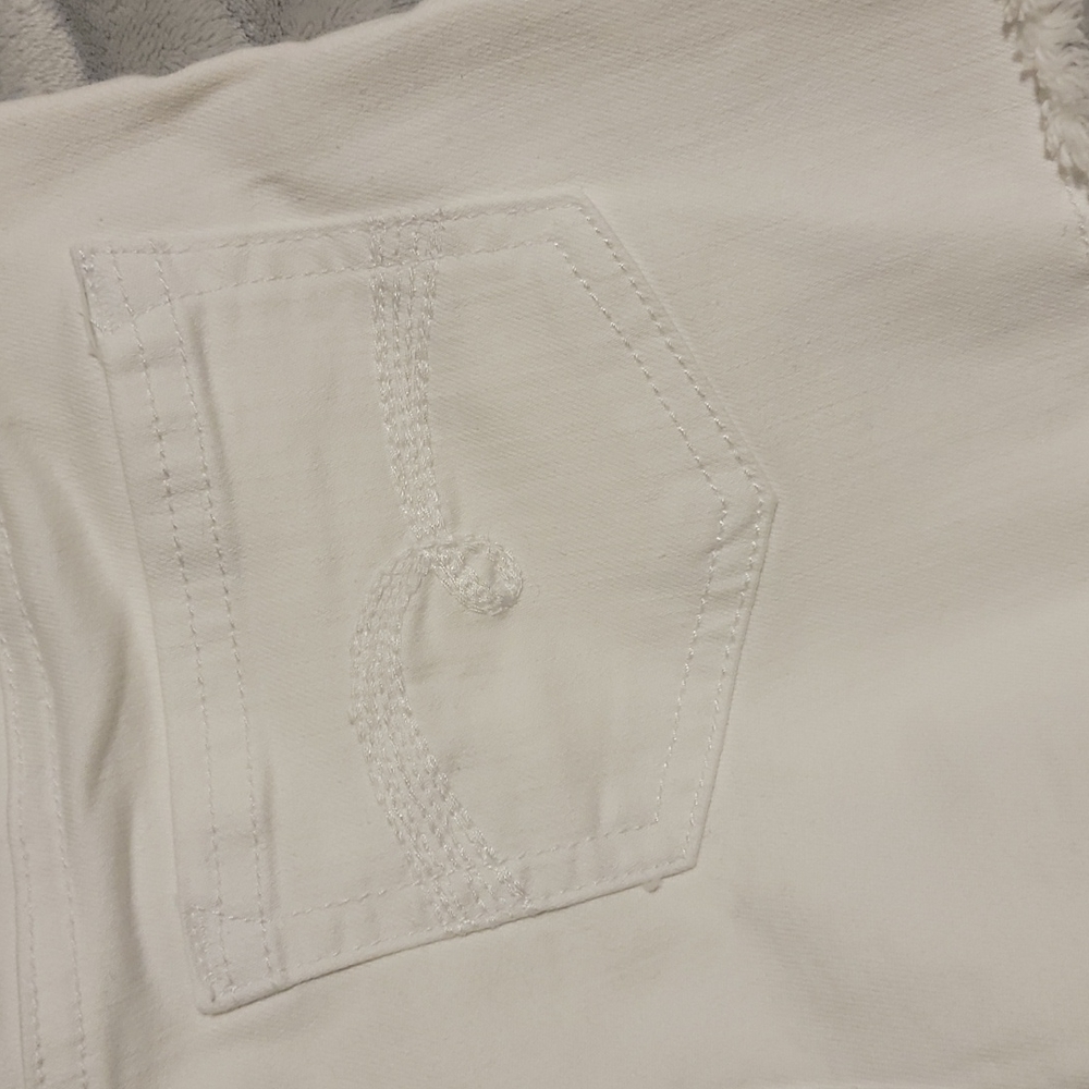 Shorts - Picture 4 of 4